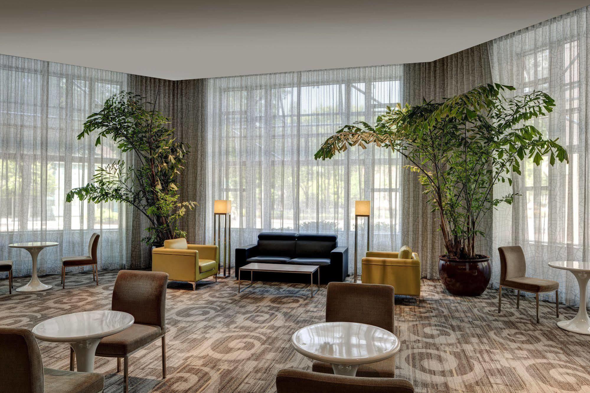 Le Meridien Boston 4*